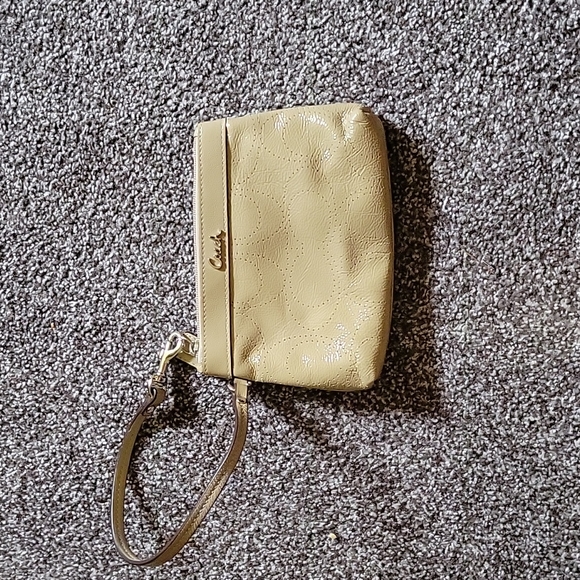 Coach Handbags - Coach Wristlet